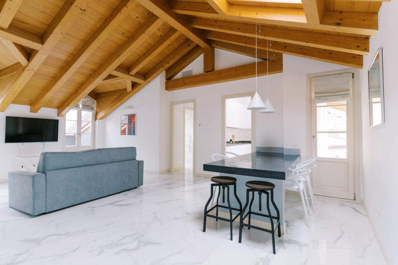 Casa King 2 Apartment โกโม ภายนอก รูปภาพ