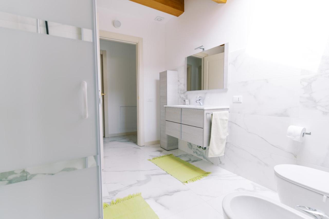 Casa King 2 Apartment โกโม ภายนอก รูปภาพ