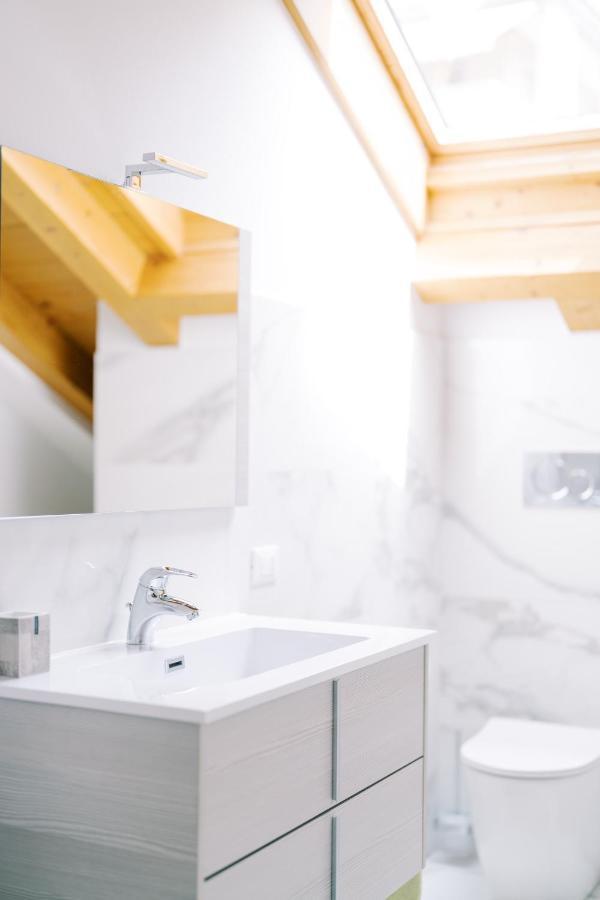 Casa King 2 Apartment โกโม ภายนอก รูปภาพ
